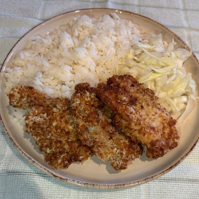 Chicken katsu with rice and shredded cabbage