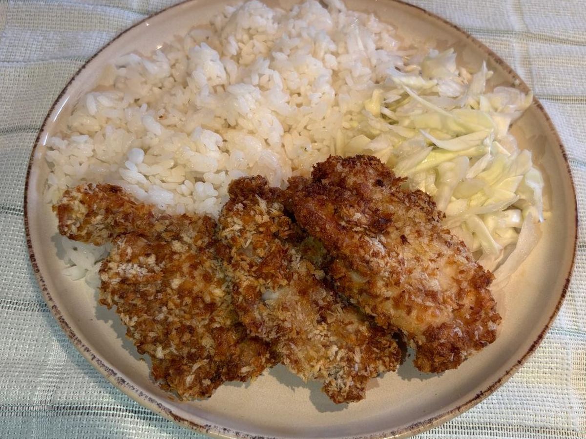 Chicken katsu with rice and shredded cabbage