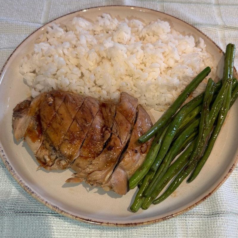 Chicken teriyaki with rice and sesame green beans